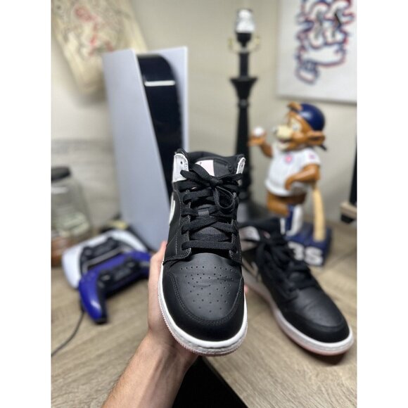 Nike Air Jordan 1 Mid GS 'Arctic Punch' 2020 555112-061 Size 6Y Women’s 7.5 - Picture 2 of 7